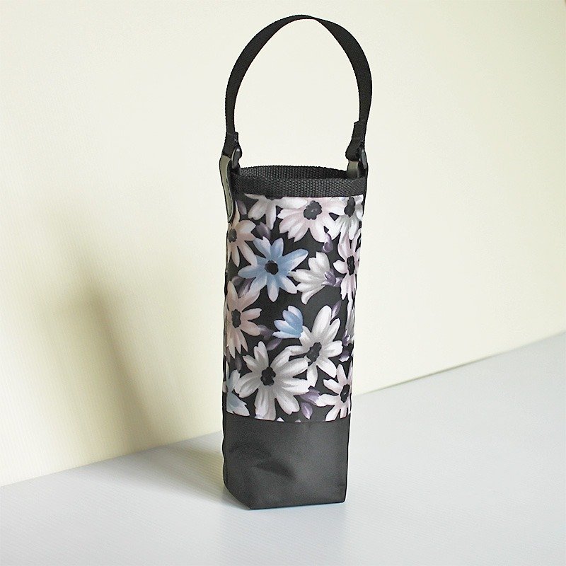 Rendering Color Flower Water Bottle Bag - ถุงใส่กระติกนำ้ - วัสดุกันนำ้ สีดำ