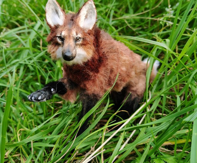 オオカミの子リアルな動物のぬいぐるみ！アートドール ポーズ