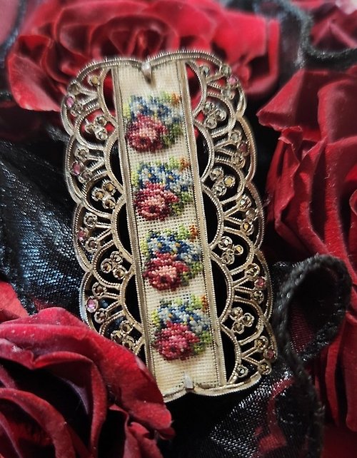 蘇妃古董秘室 20世紀純銀玫瑰刺繡胸針(有Hallmark,可作腰帶扣使用)【情人節禮