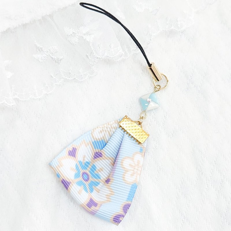 [Limited to actual item] Japanese style strap key chain origami Japanese pattern ribbon tassel flower lover pattern smartphone mobile light blue - เชือก/สายคล้อง - วัสดุอื่นๆ สีน้ำเงิน