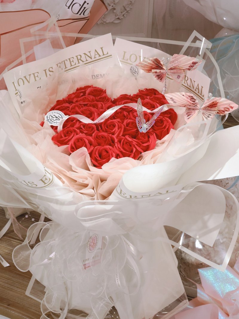 愛心造型香皂花束 - 乾燥花/永生花 - 其他材質 紅色