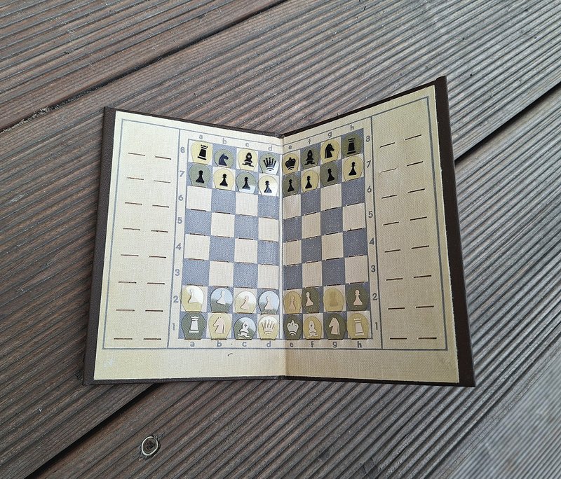 Moldovan Soviet pocket chess game 60 Communist Party of Moldova anniversary - 桌遊/卡牌 - 其他材質 咖啡色