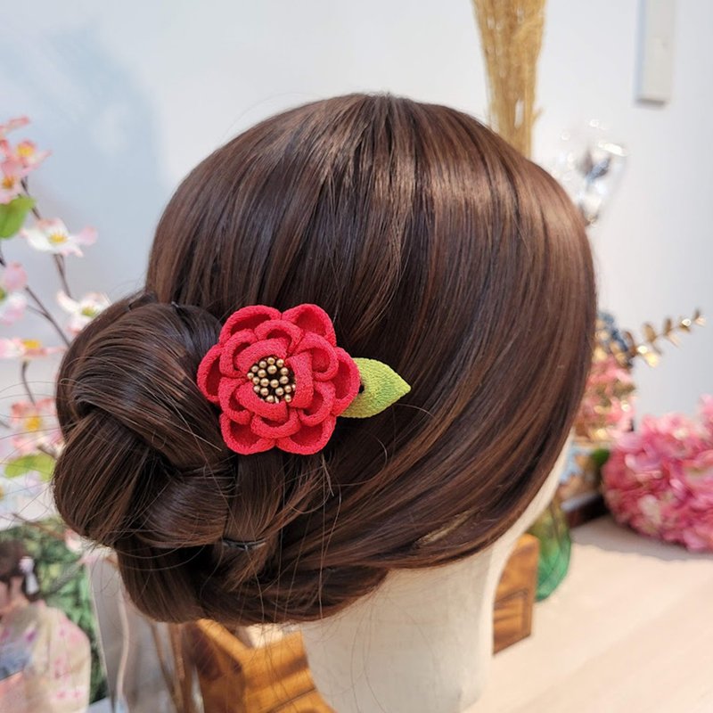 【Tsubaki single flower hairpin】 Hair accessories and kimono fabrics つまみ - Hair Accessories - Polyester Red