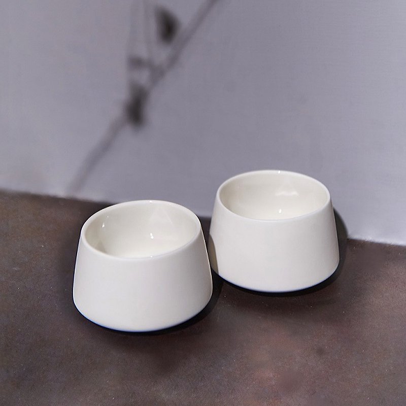 【3,co】水波提樑小杯(2件組) - 白 - 茶壺/茶杯/茶具 - 瓷 白色
