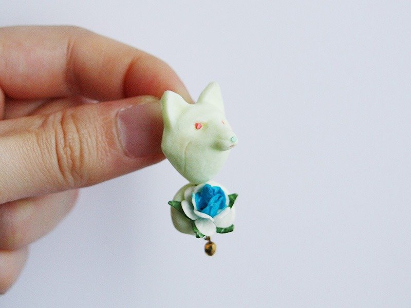 BIG HUG-flower earrings / earrings [fox / 5color] - Earrings & Clip-ons - Plastic Multicolor