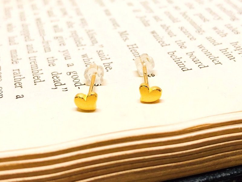 【亞墨金珠寶】 - 小愛心 - 耳針式 黃金耳環 :: 純金9999 - 耳環/耳夾 - 24k 金 