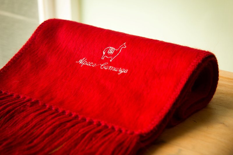 South American handmade alpaca scarf-narrow version (bright red) - ผ้าพันคอถัก - วัสดุอื่นๆ 