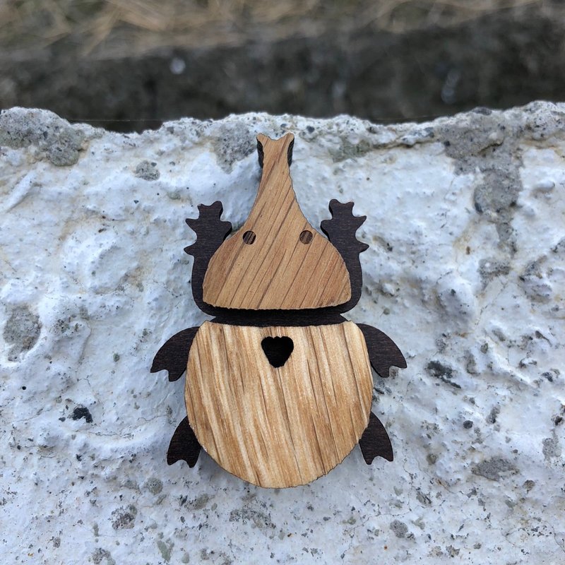 Two horned fairy do not crash magnet wooden beetle - Magnets - Wood Brown