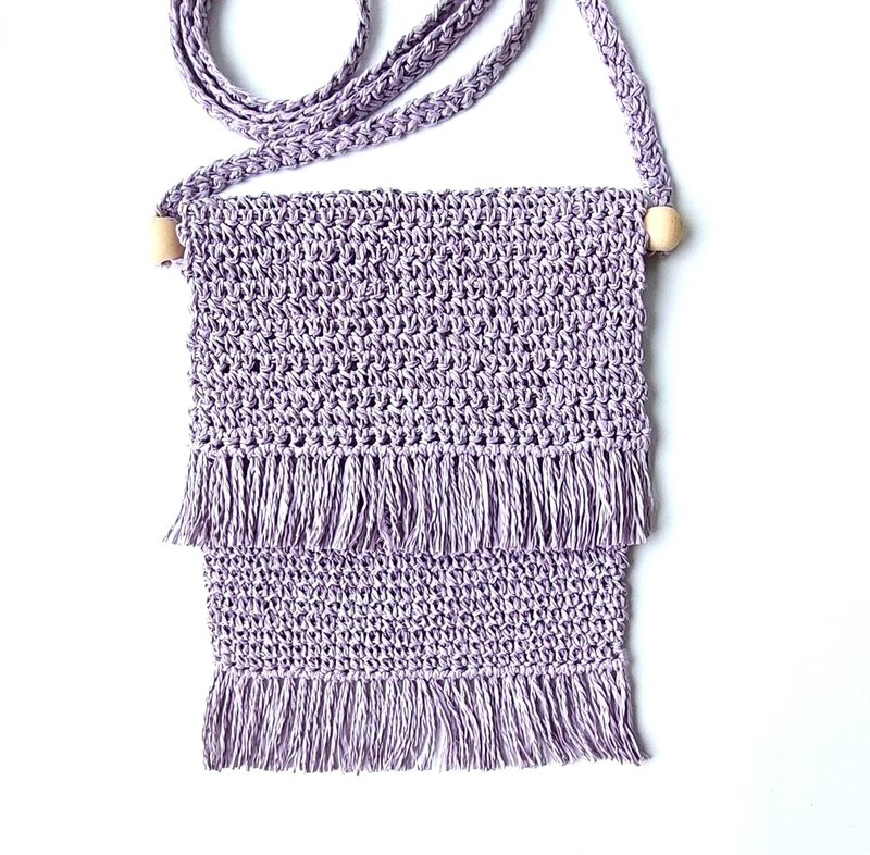 A small shoulder bag in the color of lavender with wooden beads - กระเป๋าแมสเซนเจอร์ - พืช/ดอกไม้ สีม่วง