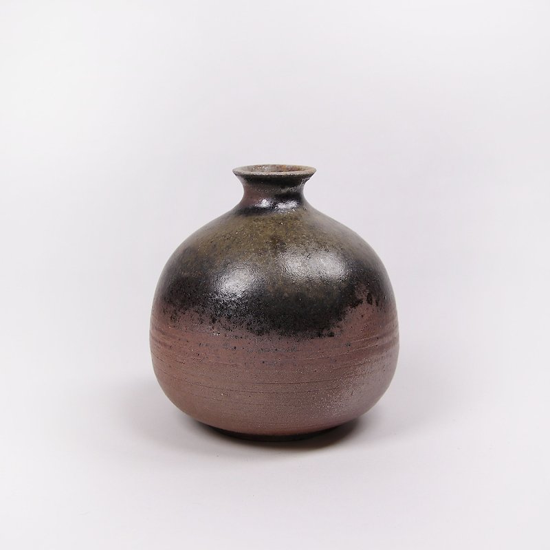明芽窯 l 簡約質感柴燒圓滿小花器 - 花瓶/陶器 - 陶 咖啡色