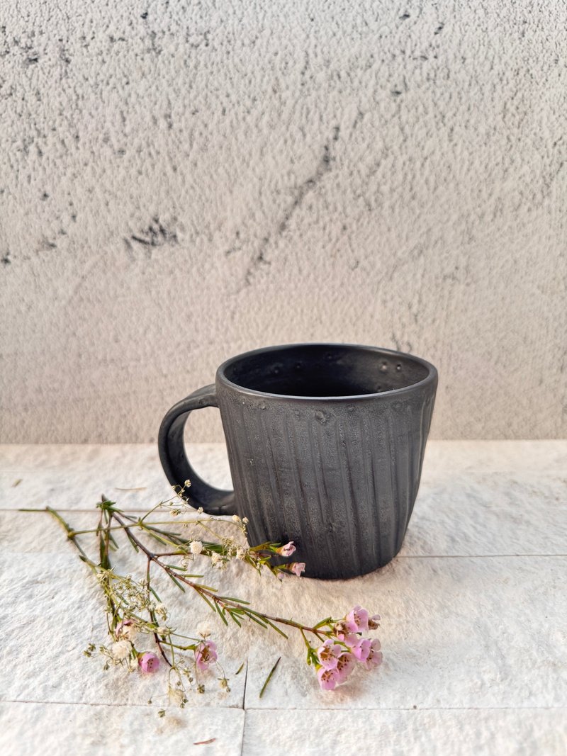 matte black mug - แก้วมัค/แก้วกาแฟ - ดินเผา สีดำ