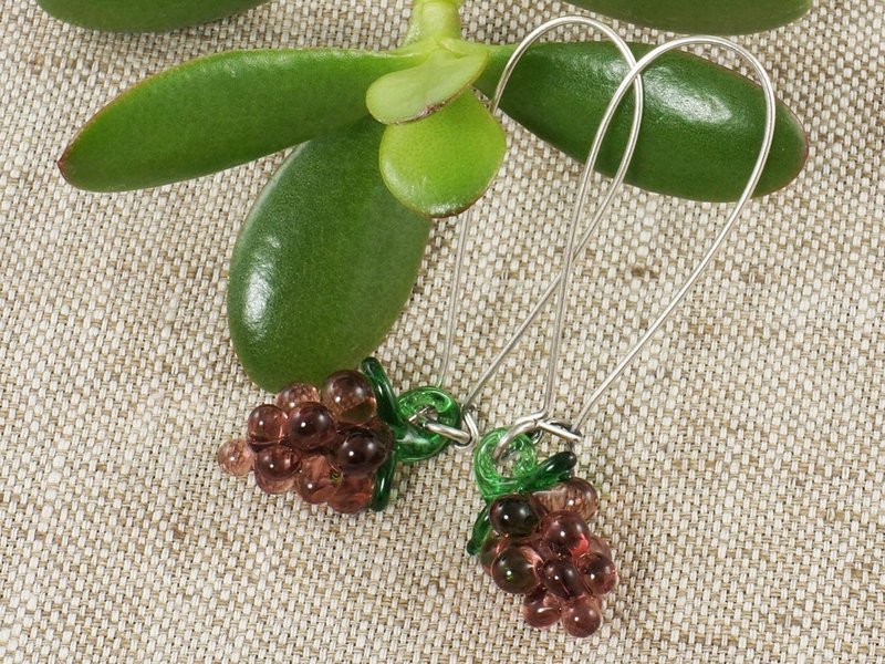 Purple Grapes Earrings Lampwork Glass Earrings Long Fruit Berry Earrings Jewelry - 耳環/耳夾/耳骨夾 - 玻璃 紫色