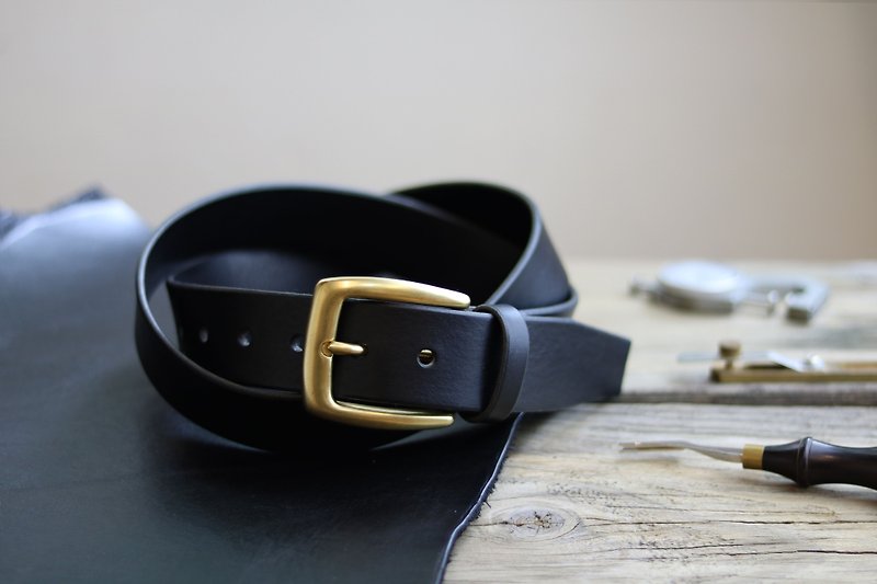 Handmade belt/40mm/suitable for men and women/Father's Day gift/black/ Bronze - เข็มขัด - หนังแท้ สีดำ