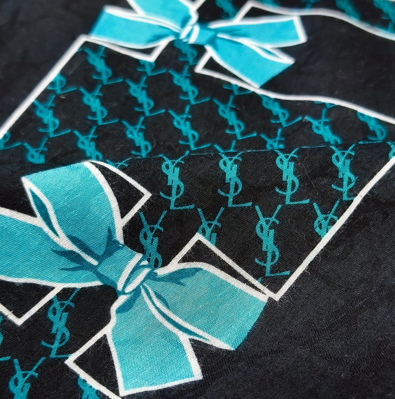Yves Saint Laurent Vintage Silk Scarf YSL Accessories Ribbon 23 x 22.5 inches - 手帕 - 棉．麻 黑色