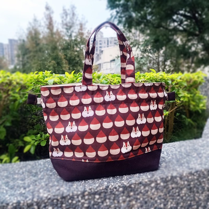 台灣手作 栗子與小松鼠束口手提包 - 手袋/手提包 - 棉．麻 粉紅色