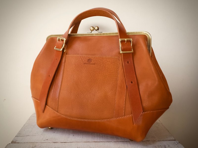 Tochigi leather x Himeji leather Nume leather Gamaguchi 2way bag montagna L Camel - Briefcases & Doctor Bags - Genuine Leather Khaki
