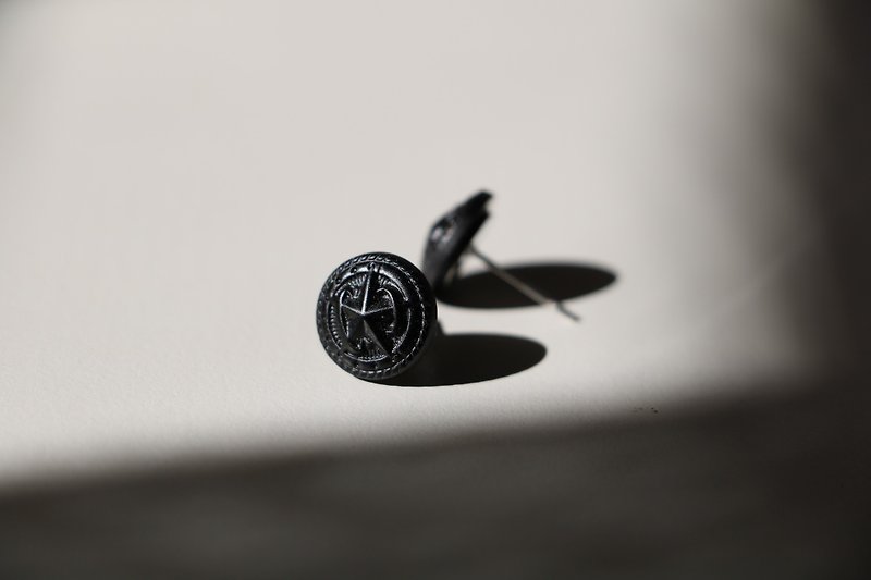 手工耳環 - 黑武士 - 耳環/耳夾 - 塑膠 黑色