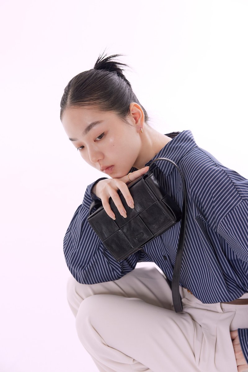 MAEVE編織斜背包-S - 側背包/斜背包 - 真皮 黑色