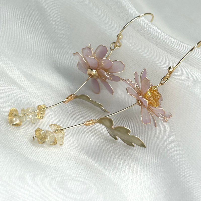 【紫色野菊x黃水晶-水晶花耳環】11月生日花生日石 花言日和 - 耳環/耳夾/耳骨夾 - 樹脂 