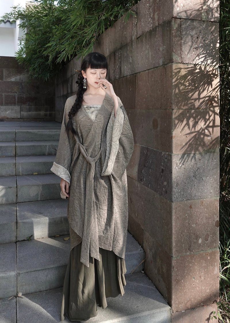 Floating wool loose-fitting long-sleeved robe jacket - Women's Tops - Other Materials 