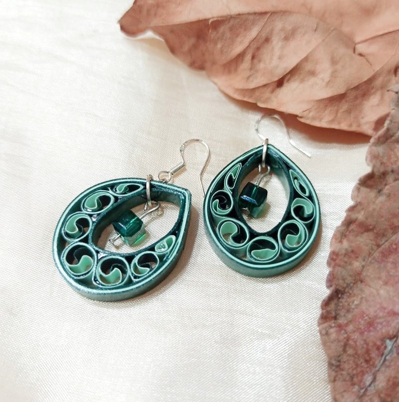 Paper craft paper roll handmade jewelry - Liulian/turquoise - Earrings & Clip-ons - Paper Green