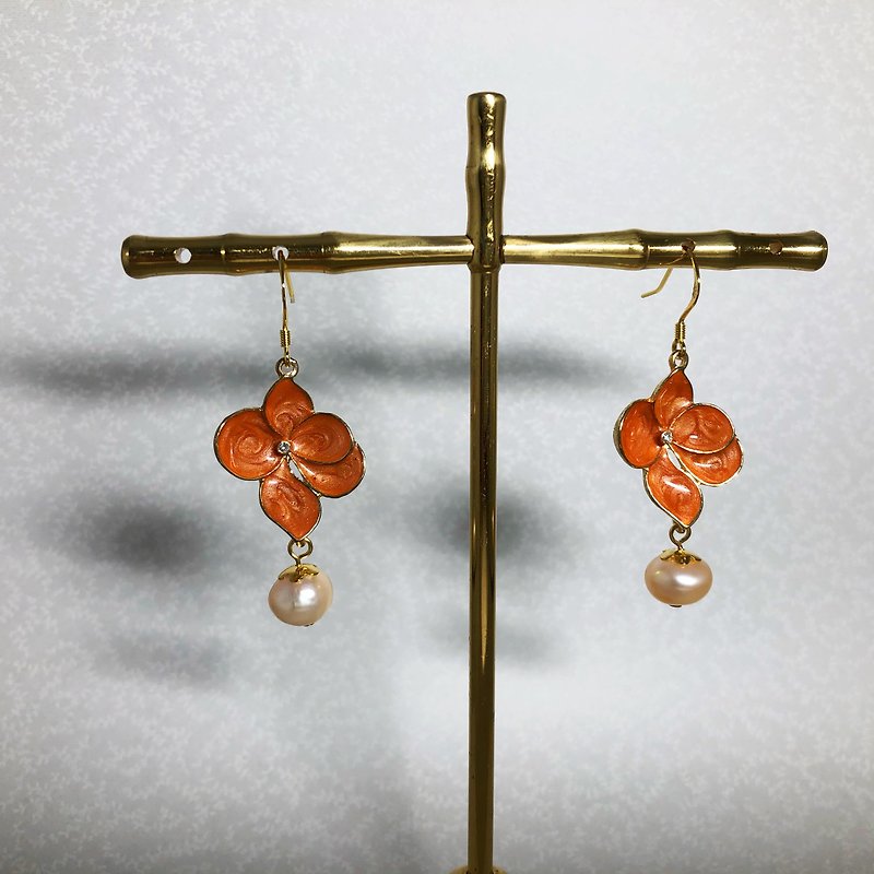 橘色花卉珍珠耳環 - 耳環/耳夾 - 其他材質 橘色