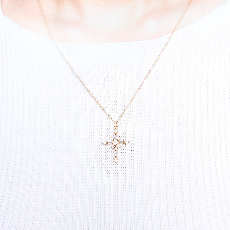 Giftest 18K Gold Plated/Glory Cross Christian Gift Gospel Women’s Necklace Gift Box N19 - สร้อยคอ - เครื่องประดับ สีทอง