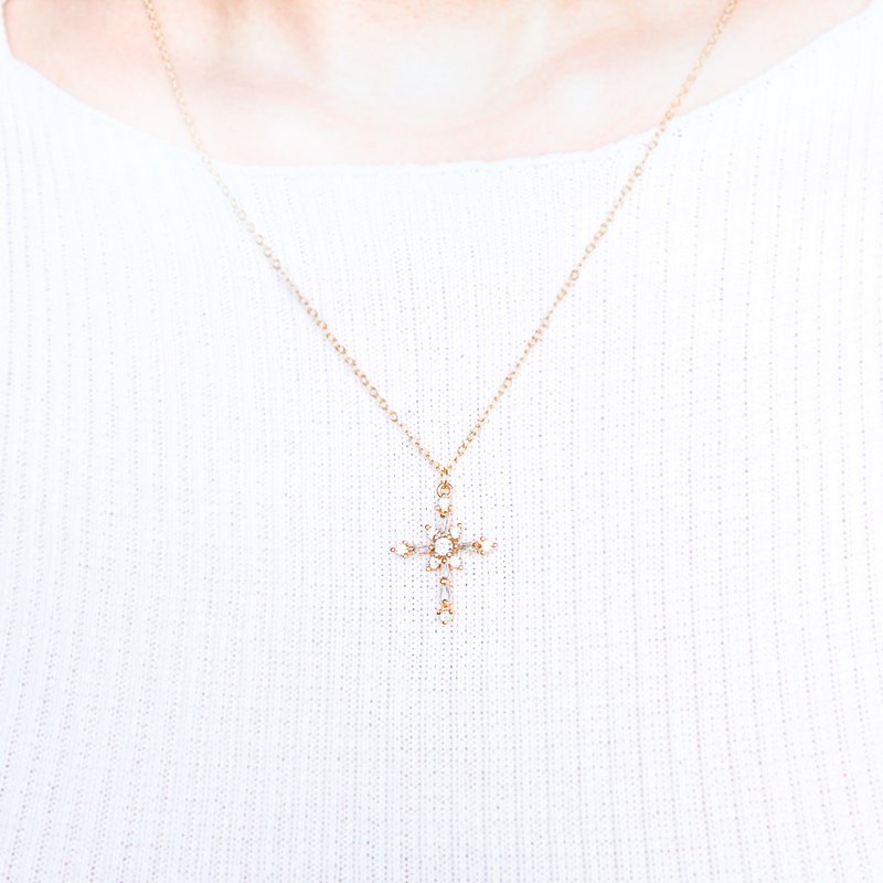 Giftest 18K Gold Plated/Glory Cross Christian Gift Gospel Women’s Necklace Gift Box N19 - สร้อยคอ - เครื่องประดับ สีทอง