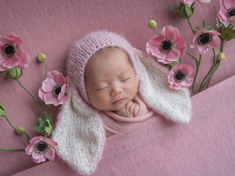Newborn photo prop bunny bonnet - 嬰兒手鍊/飾品 - 羊毛 