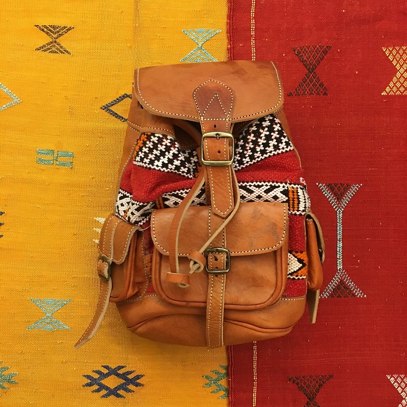 Moroccan hand-woven rug caramel lambskin backpack national wind accessories - กระเป๋าเป้สะพายหลัง - หนังแท้ สีนำ้ตาล