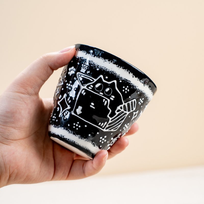 Quirky Black Cat Water Mug, Funny Kitty Cartoon Style 3D Handcrafted Art Cup - 杯子 - 陶 黑色