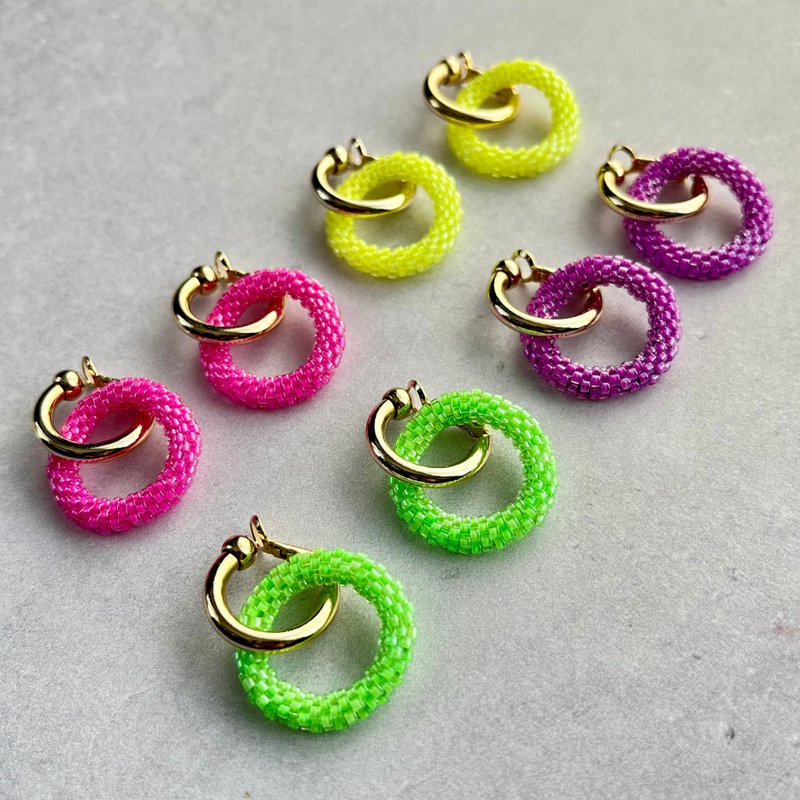 [Choose from 4 colors] Psychedelic color MARU Clip-On - Earrings & Clip-ons - Glass 