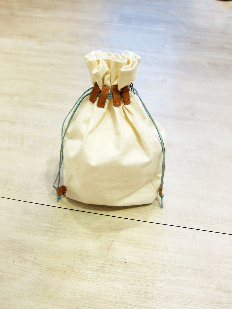 Small package good thing - กระเป๋าเครื่องสำอาง - ผ้าฝ้าย/ผ้าลินิน ขาว