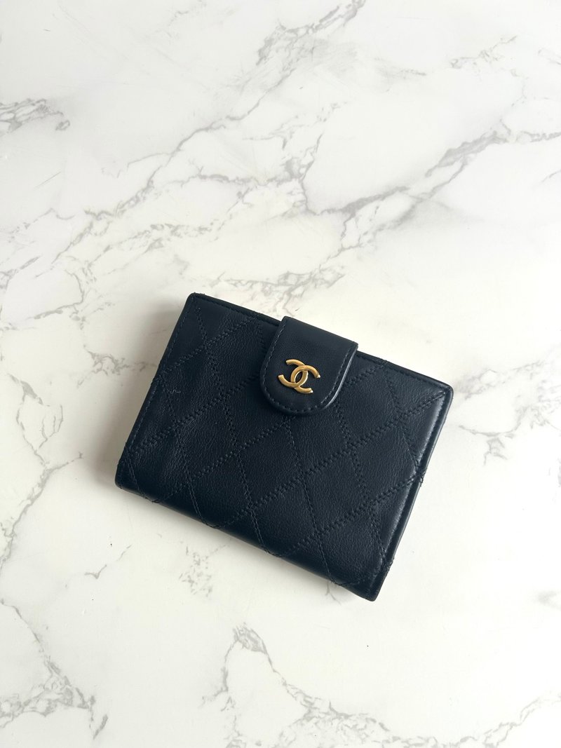 【LA LUNE】中古二手Chanel黑色小羊皮口金皮革中短夾銀包小皮夾 - 錢包/皮夾/長短夾 - 真皮 黑色
