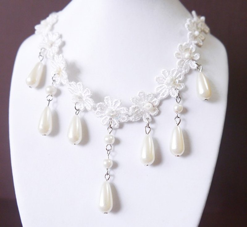 SL120 Light you up elegant white lace necklace - สร้อยคอ - โลหะ ขาว