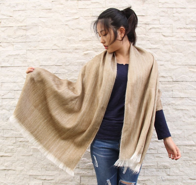 South American hand made alpaca shawl long hair - Scarves - Other Materials 