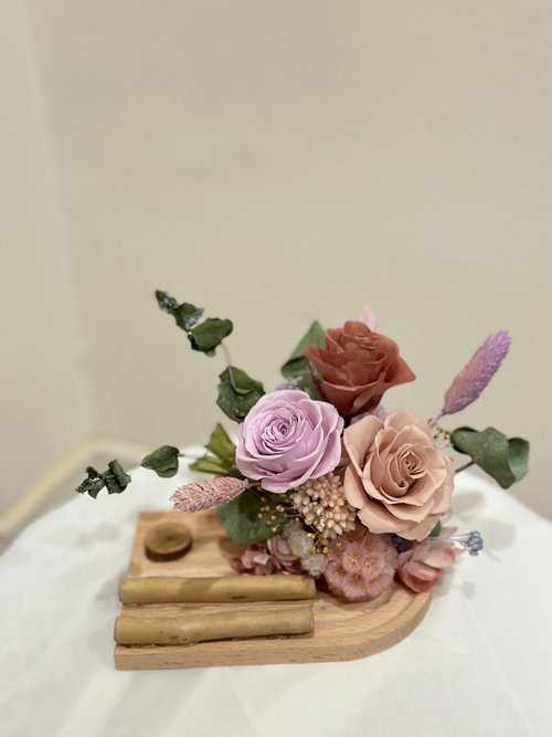 Miau Flowers 喵喵花室 永生花名片座 辦公室療癒小物 新年禮物 開幕賀禮 代寫卡片