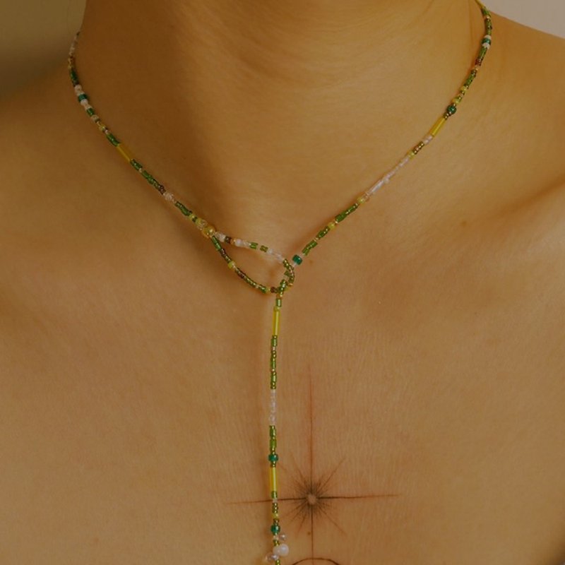 Coral of city | Emerald coral of beaded necklace - Necklaces - Other Materials Green