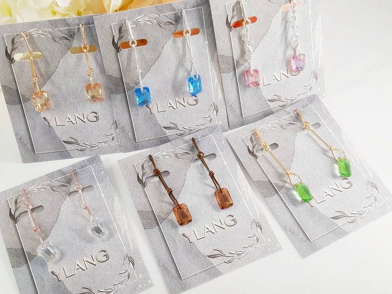 YLANG [crystal box] square SW crystal/one line to the bottom hand-shaped - ต่างหู - โลหะ หลากหลายสี