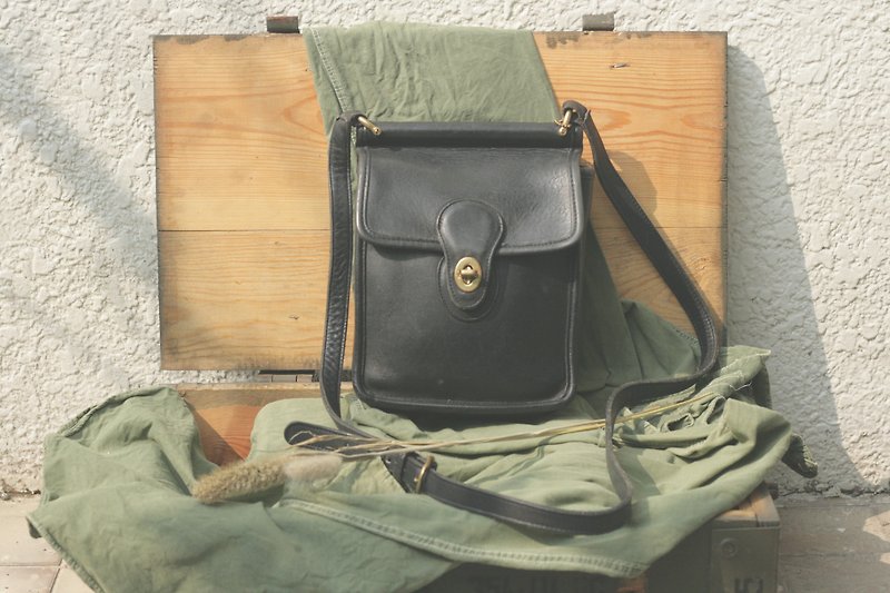 Leather bag_B022 - กระเป๋าแมสเซนเจอร์ - หนังแท้ สีดำ