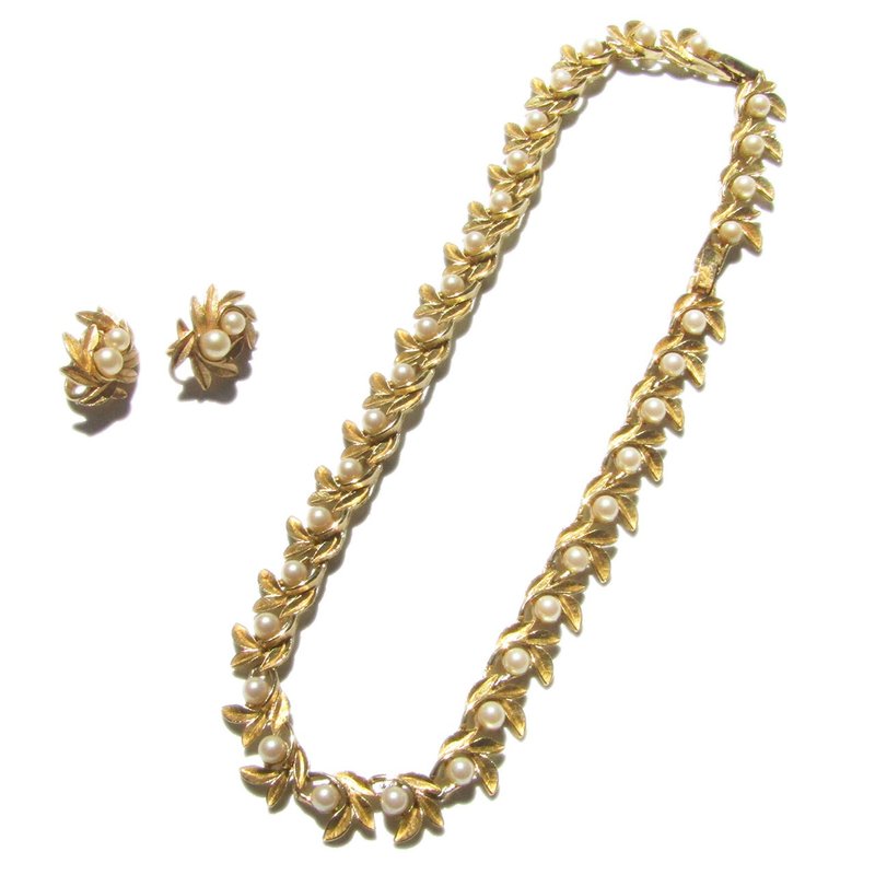 80s USA AVON vintage gold tone flower × leaf design necklace & earrings set - ネックレス - 金属 ゴールド