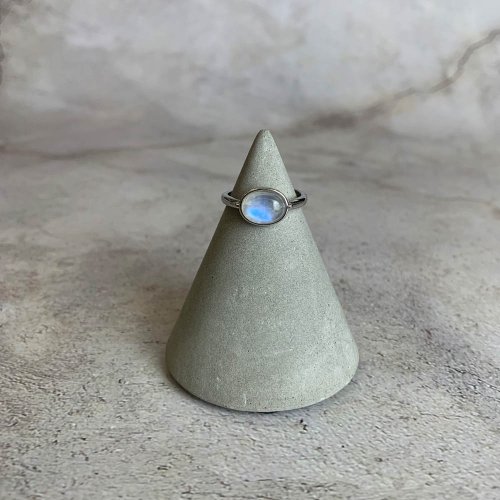 璃珠 RIJU 【微瑕特惠】藍月光石 鑲嵌寶石橢圓形經典戒指 一物一圖