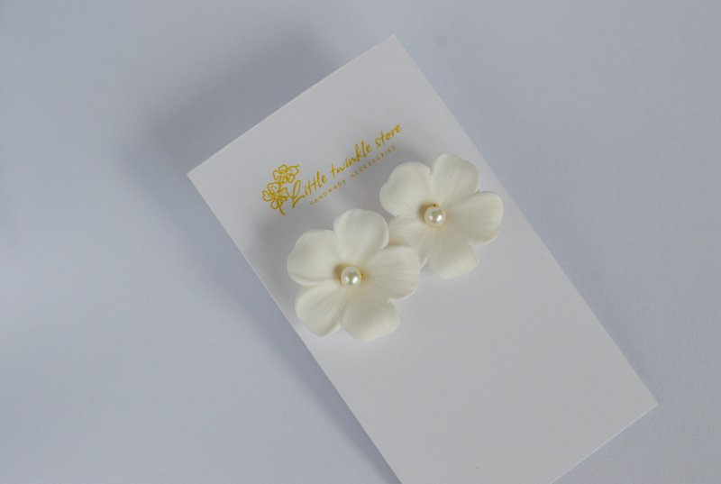 Flower Stud-earrings, Clay Flower Earrings, Floral Design Wedding Earrings