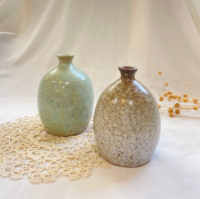 [Good day fetish] Japanese handmade ceramic green glaze Brown glaze flower vase ritual sense - Pottery & Ceramics - Pottery Brown