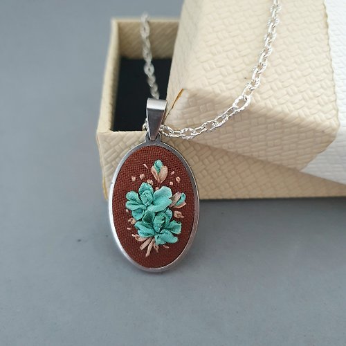 Embroidery Dreams Ribbon embroidered pendant floral turquoise bouquet