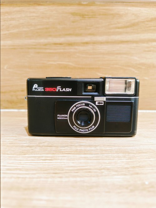 8Bit復古電玩小賣部 【110底片相機】七成新 間諜機 Fujica Pocket 350 Flash 底片