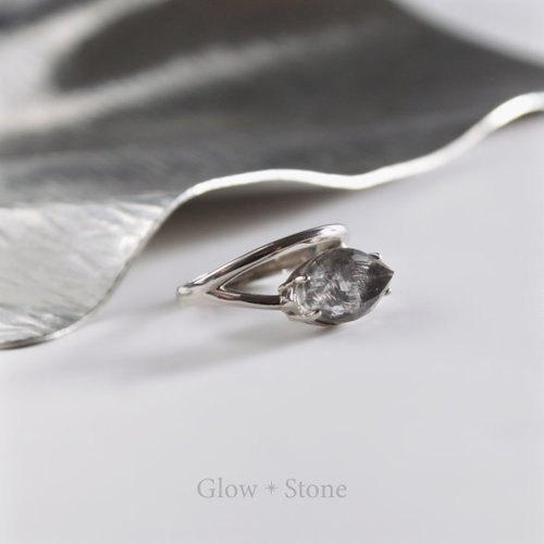 GlowStone Crystal GLOWSTONE 黑銀鈦設計戒指