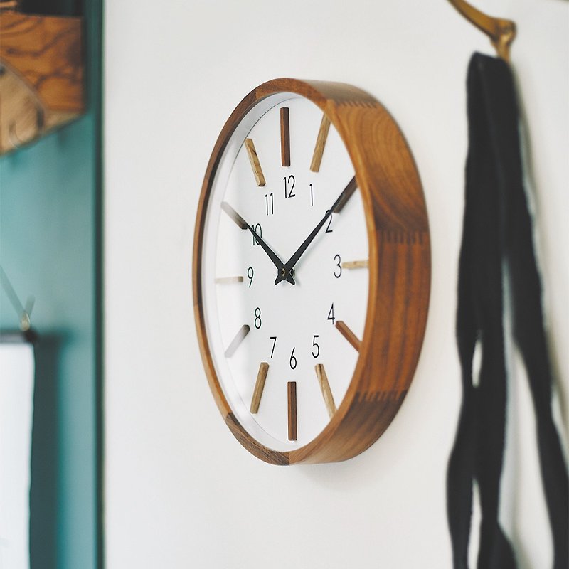 Offerdal- Acacia mute wall clock - Clocks - Wood Brown