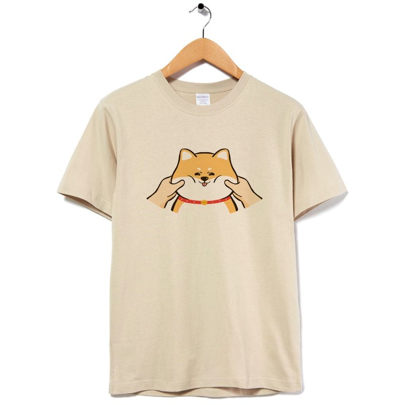 Pinch Face Shiba unisex Khaki t shirt - เสื้อยืดผู้ชาย - ผ้าฝ้าย/ผ้าลินิน สีกากี