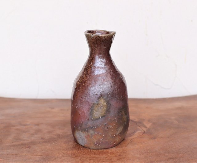 Bizen ware Sake bottle (hand-formed) t-134 - Shop soubeegama Bar Glasses u0026  Drinkware - Pinkoi
